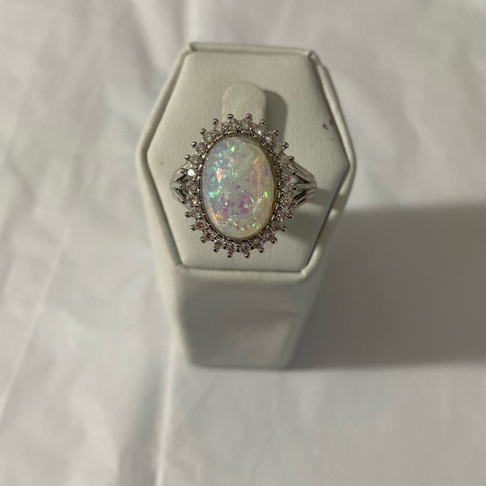 Size 9 WEDDING RING - Picture 5 of 6
